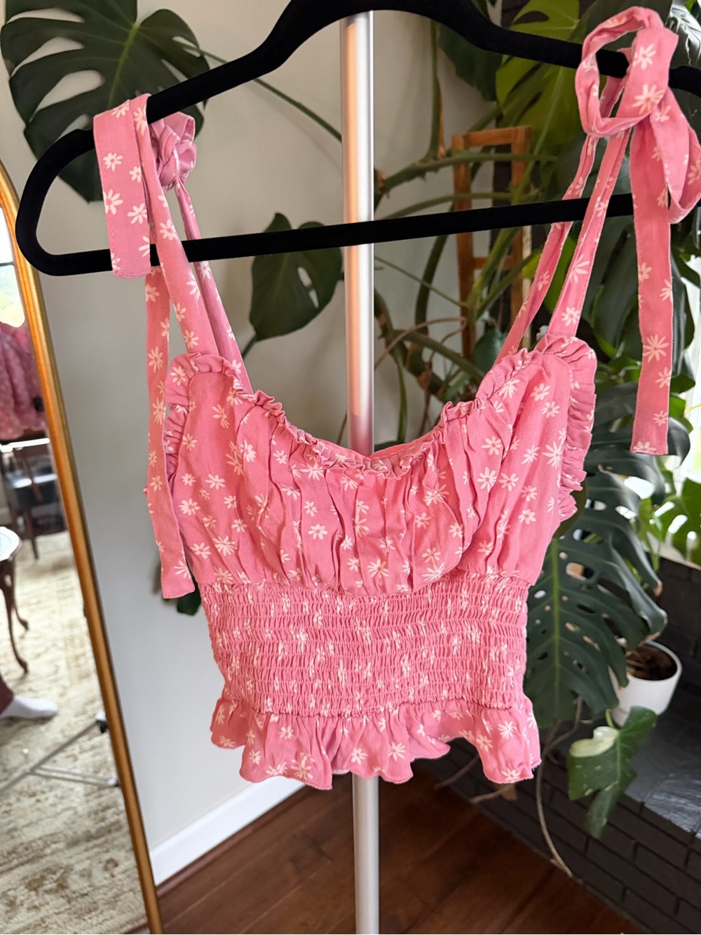 Pink Floral Tie-Shoulder cropped Smocked Camisole size Small